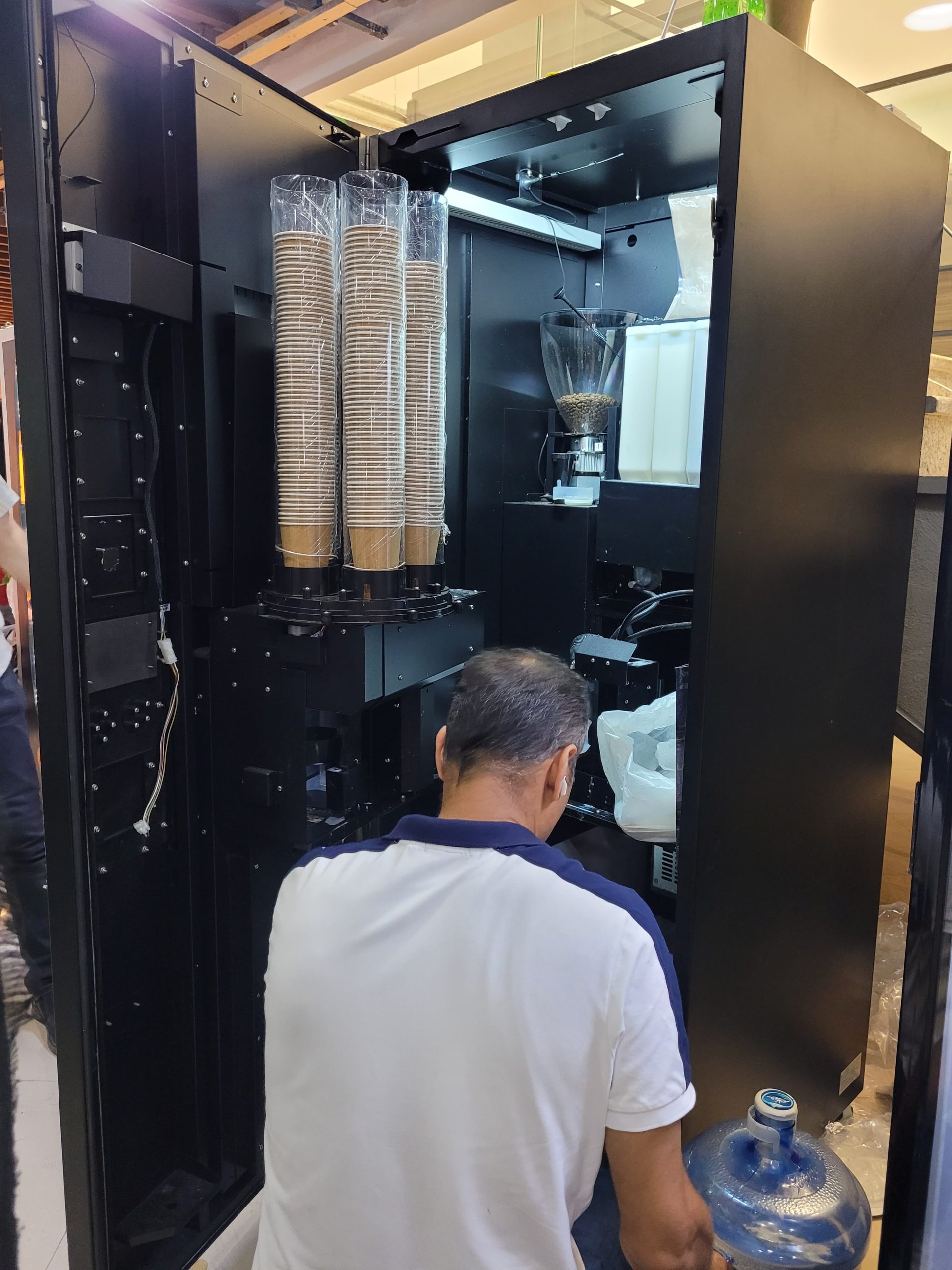 coffee vending operator-min coffee vending operator
